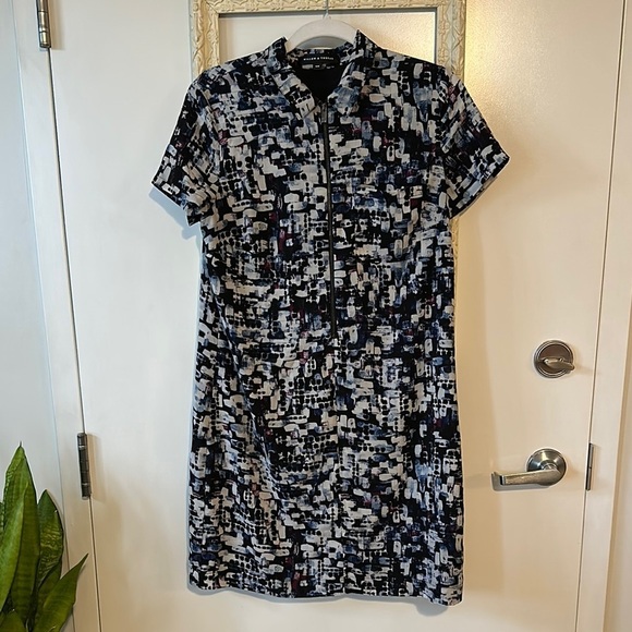 WILLOW & THREAD | Lined Patterned Short Sleeve Mini Dress Zipper Neck Line - Picture 2 of 11